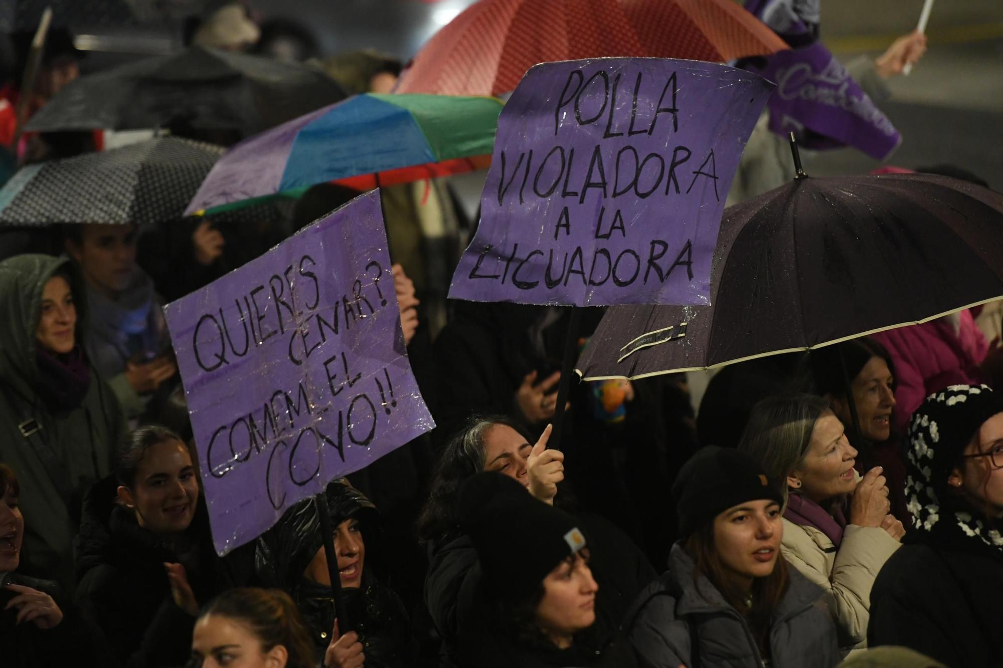 8M: unos 3.000 manifestantes marchan en A Coruña por los derechos de la mujer