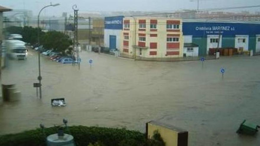 Inundaciones del polígono Fuente del Jarro en septiembre de 2012.