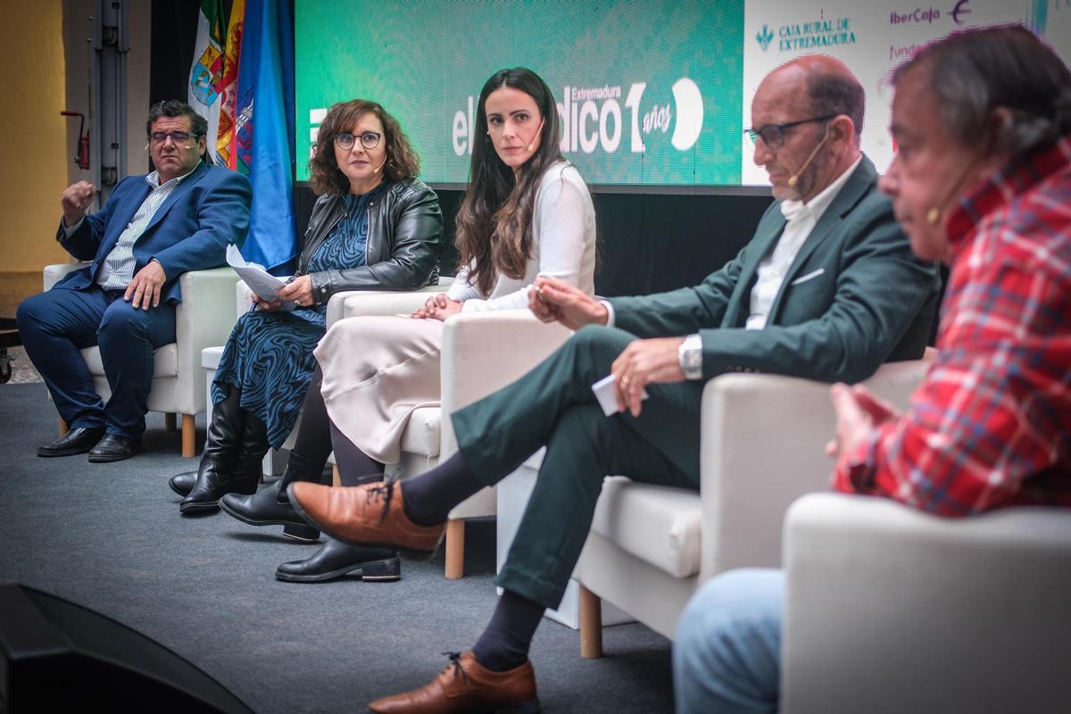 El Periódico Extremadura celebra sus primeras jornadas sobre el municipalismo en Mérida, dando voz y protagonismo a los alcaldes de Extremadura que expusieron sus problemas.