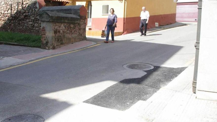 Reparado el bache de la calle Rincón, en Candás tras dos meses de quejas