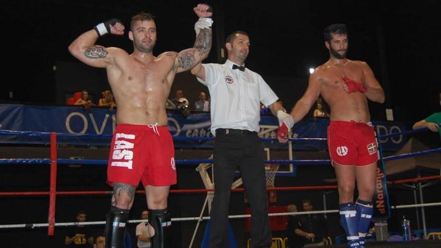 A la izquierda, Alberto Blanco Tapia tras ganar el Nacional.