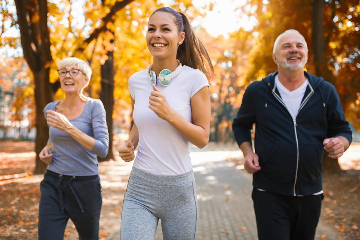 Hacer ejercicio, alimentarse bien, sueño, y no tabaco, enlentence el envejecimiento.