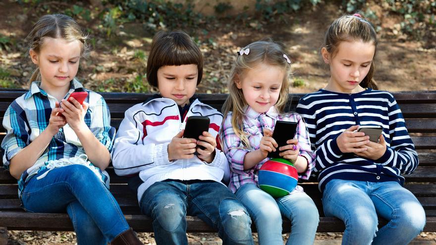 Qué pueden hacer los padres con el 'smartphone' y los niños? - La Opinión  de Murcia