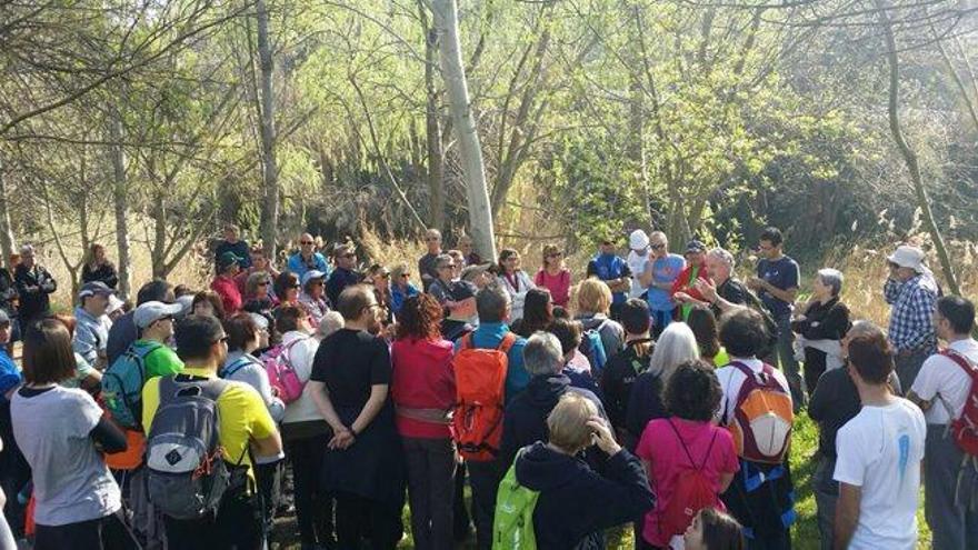 Més d&#039;un centenar de persones recorren el torrent Fondo de Sant Joan