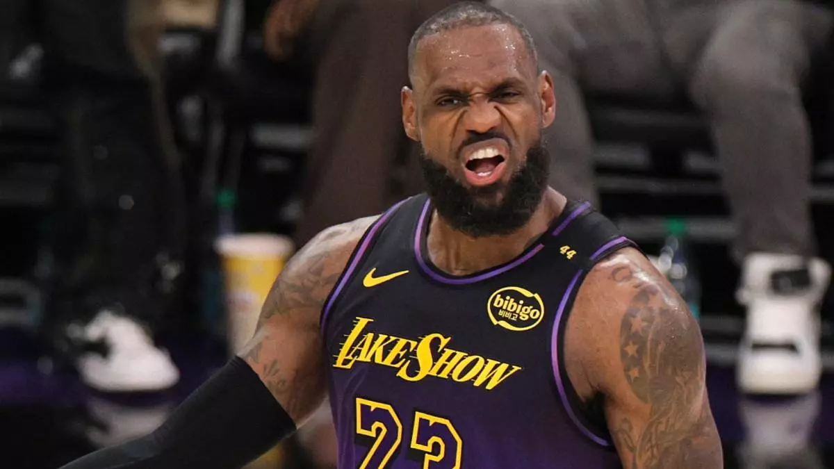LeBron se ve cinco años más en la NBA... ¡junto a su hijo pequeño!