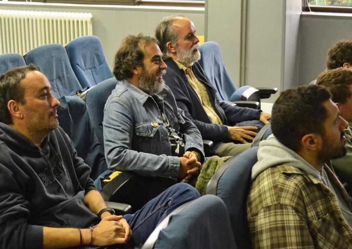 El escritor vigués Pedro Feijoo, durante la presentación. |  FdV