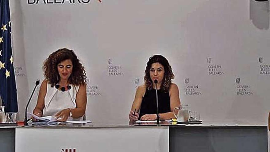 Las conselleras Pilar Costa y Rosario SÃ¡nchez.