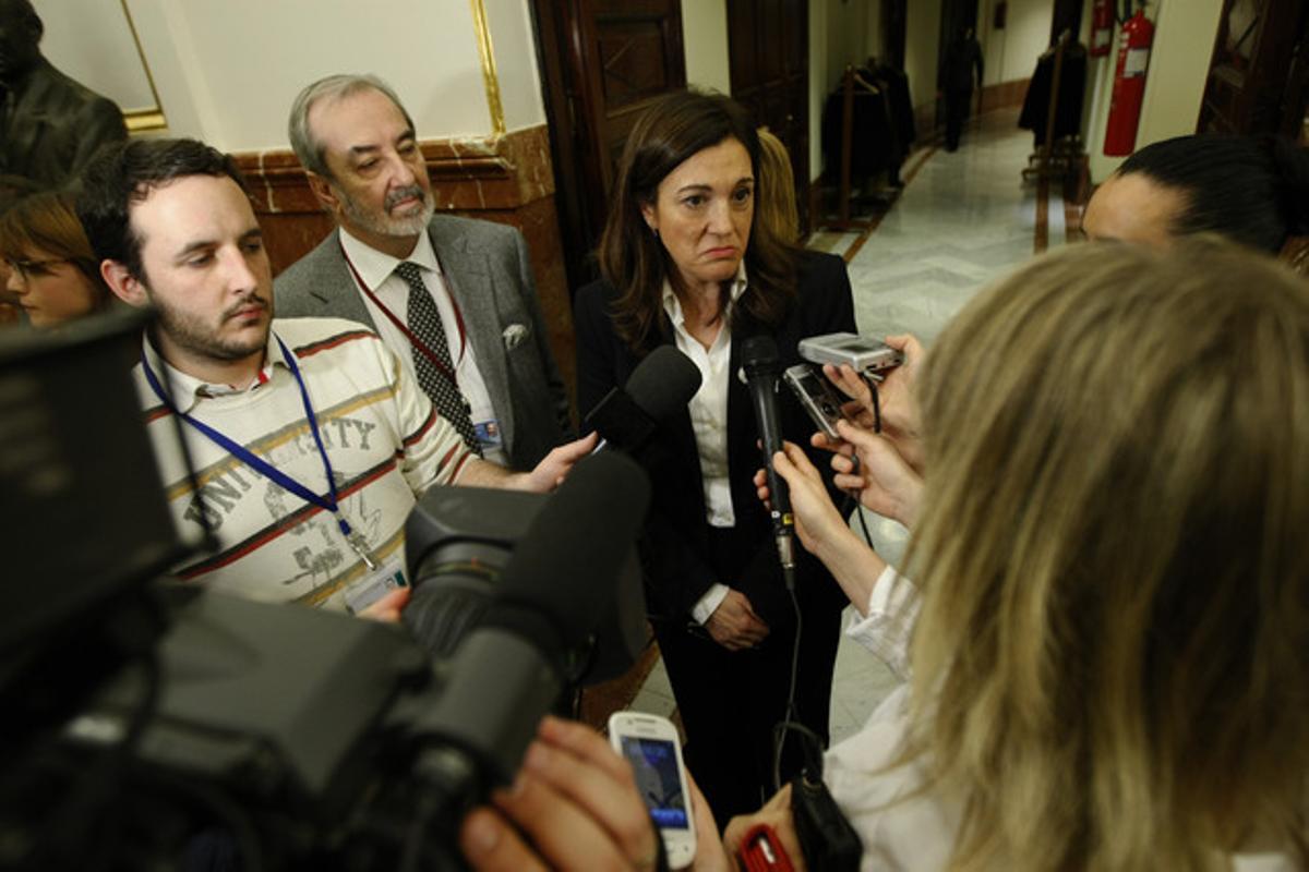 Soraya Rodríguez atén la premsa després de la sessió de control al Govern, dimecres passat a Madrid Soraya Rodríguez atén la premsa després de la sessió de control al Govern, dimecres passat a Madrid