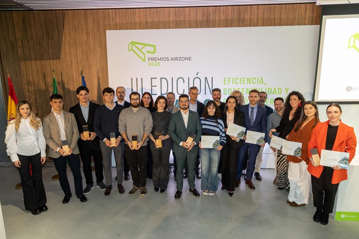 Foto de familia de los III Premios de la empresa malagueña Airzone.
