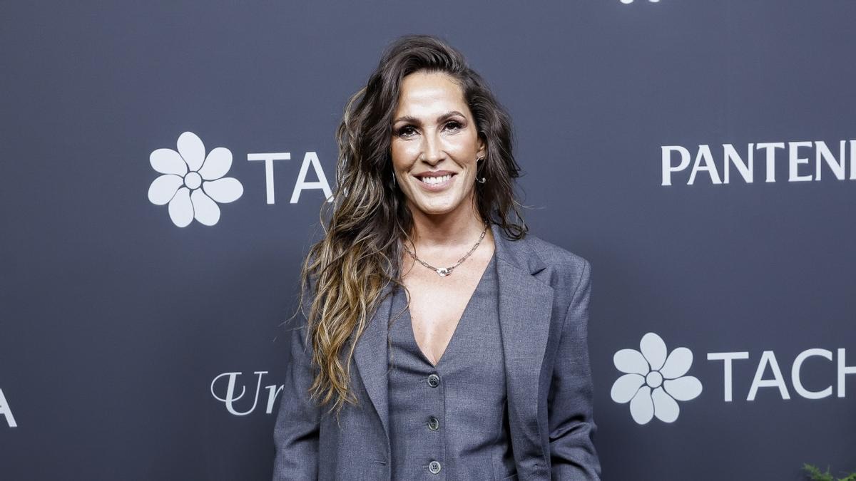 Malú tira de humor para responder a la polémica con su 'nueva' cara