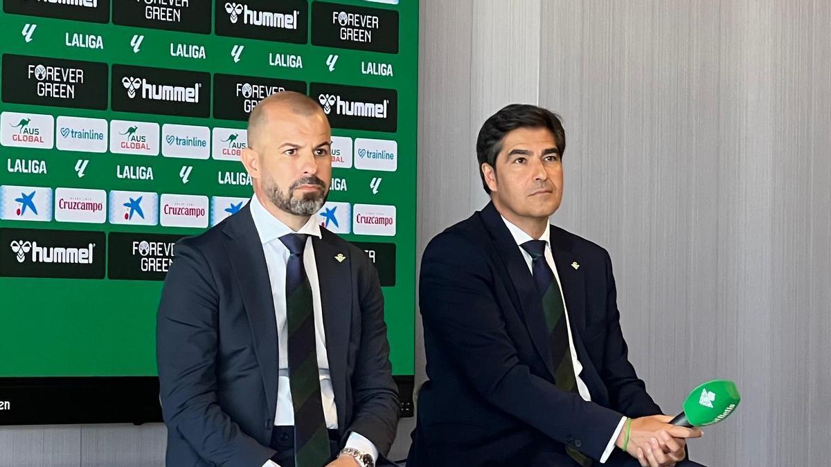 Manu Fajardo y Ángel Haro durante en la presentación de Iker Losada y Marc Roca