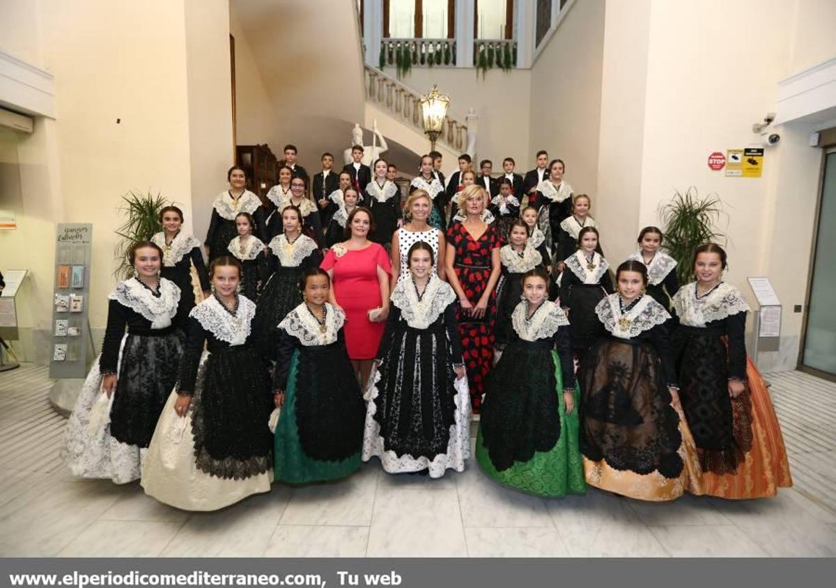 Imposición de bandas a la Reina Infantil