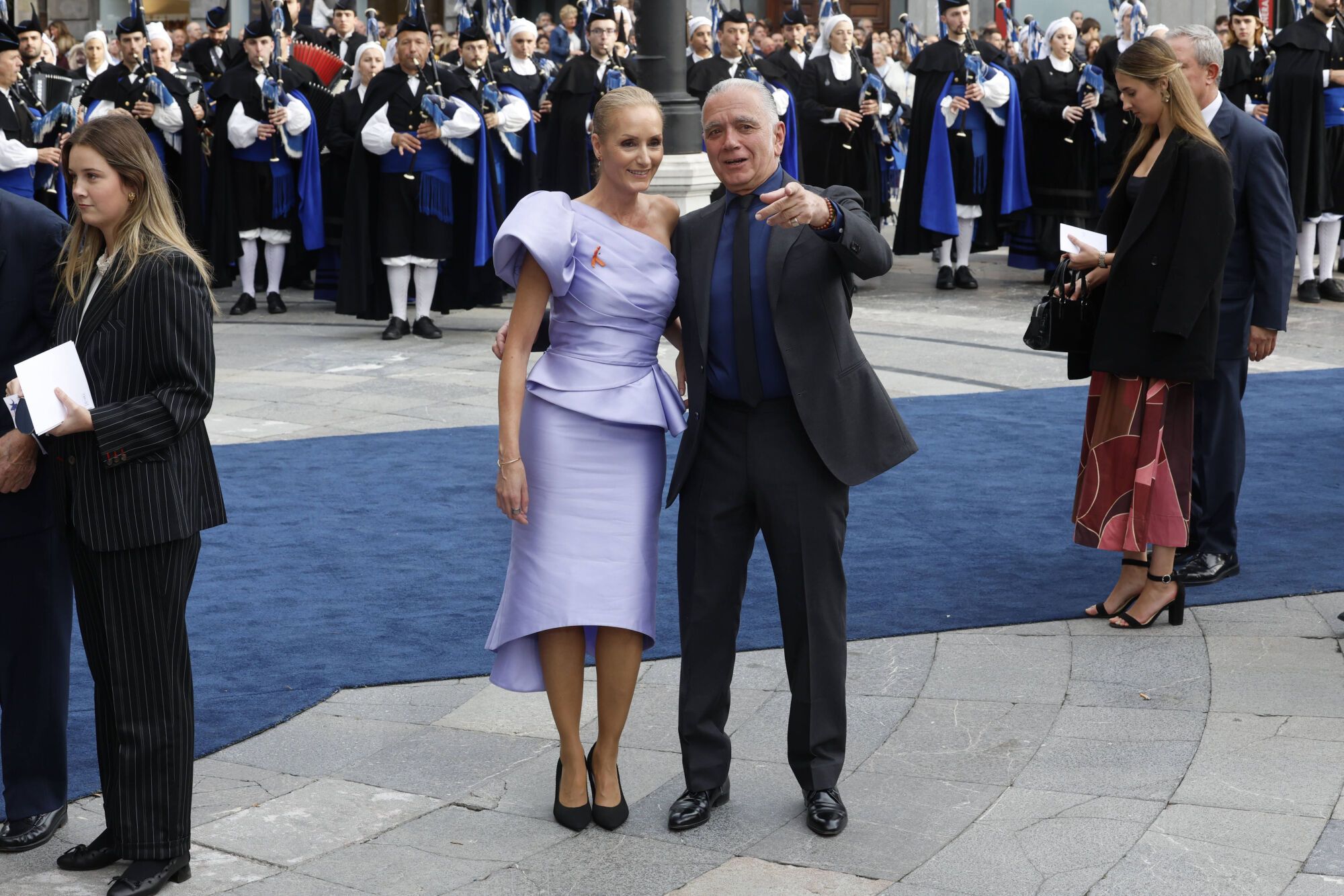 Así fue la llegada de los invitados a los premios "Princesa de Asturias" y su paso por la alfombra azul