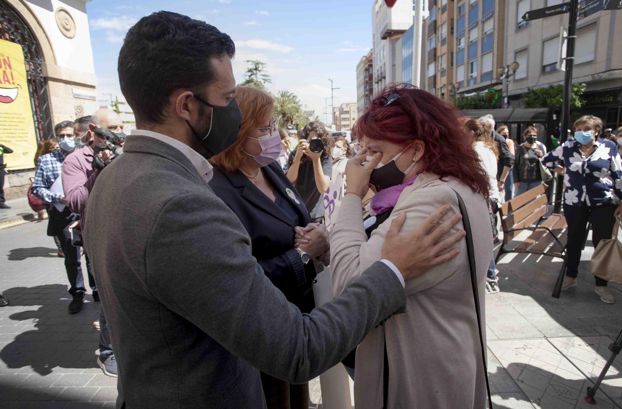 Condena y dolor en Sagunt por el asesinato de Soledad.