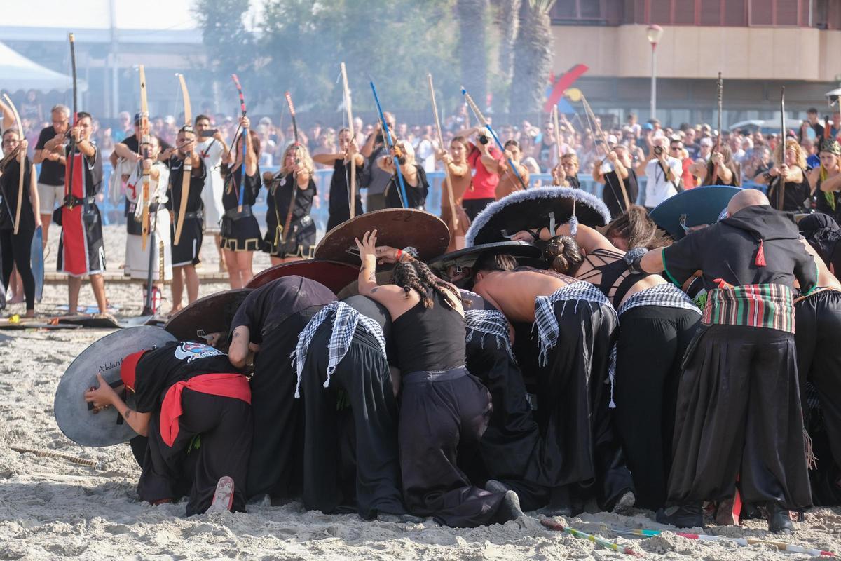 Las mejores imágenes del Desembarco de las fiestas de Moros y Cristianos de Santa Pola