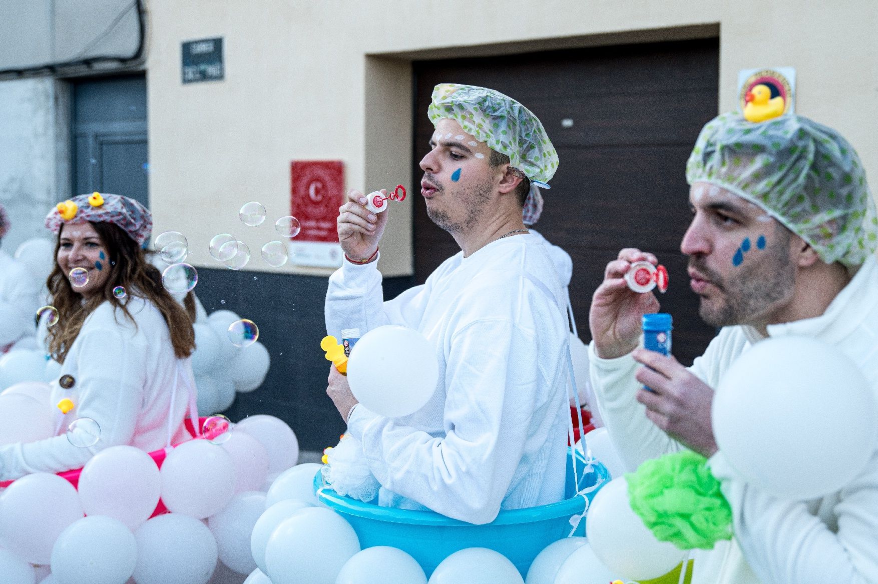 Busca't a les imatges de la rua de carnestoltes d'Avinyó