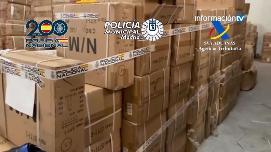 Descubren en Elche un almacén asiático con 26.000 pares de zapatillas de deporte falsificadas