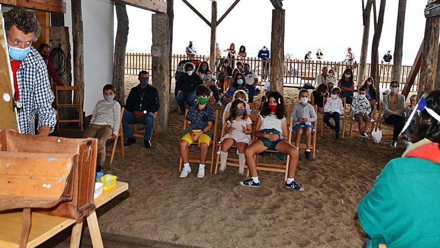 El &quot;cuentapintacuentos&quot; de ayer por la tarde en el astillero.