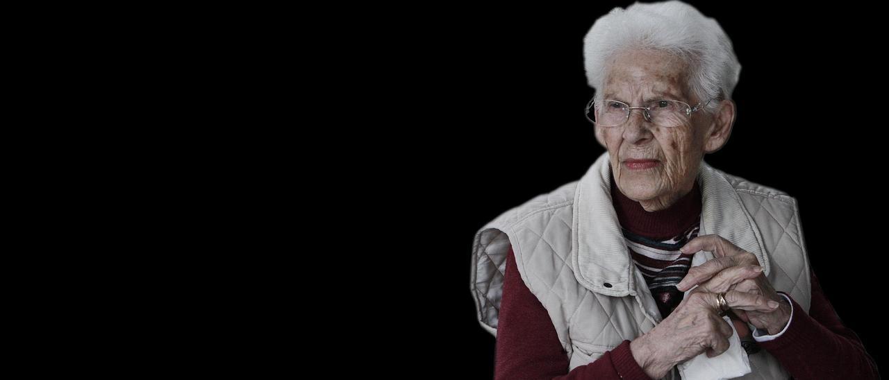 Laura Fernández, de 101 años: "Me dijeron que no volvería a caminar ¡y hago una hora diaria de bicicleta!"