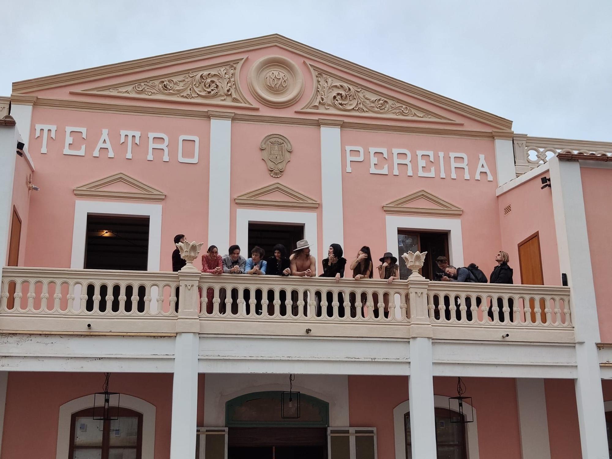 Sesión de fotos en el Teatro Pereyra de Ibiza con Nacho Cano