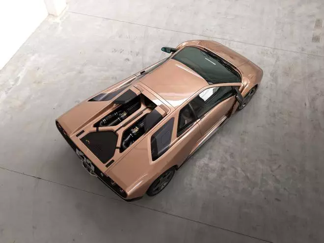 Eccentrica reinventa el Lamborghini Diablo con el Rose Phoenix