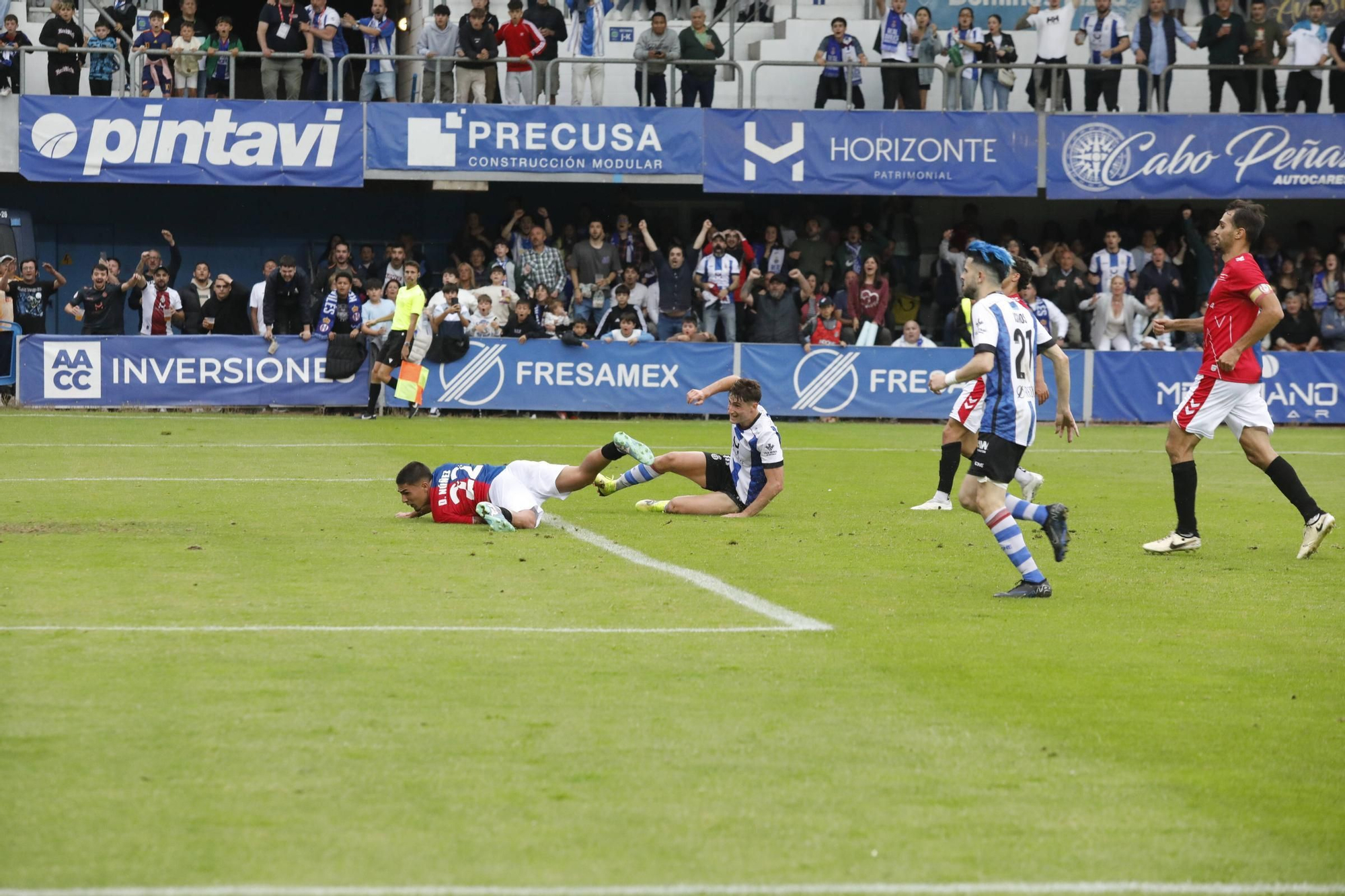 EN IMÁGENES: La final por el ascenso entre Avilés y Rayo Majadahonda vivida en el Suárez Puerta
