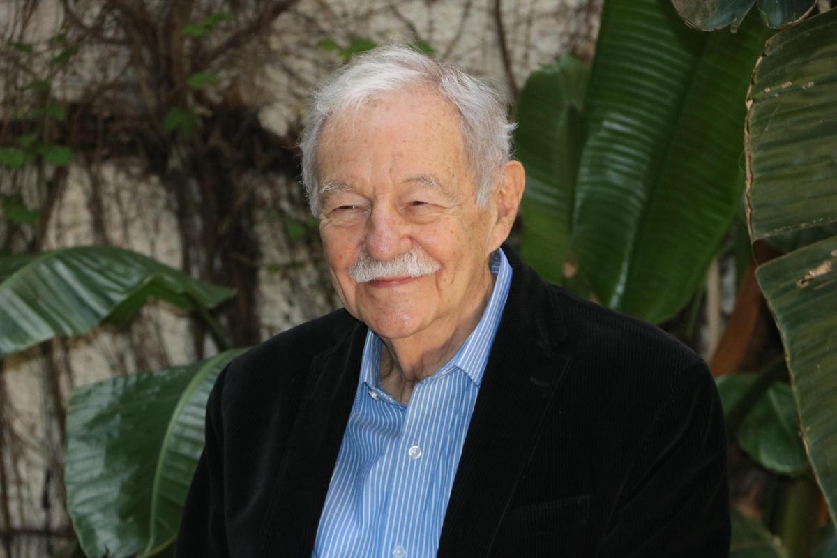 L'escriptor Eduardo Mendoza a Barcelona presentant el seu nou llibre 'La intriga del funeral inconveniente'.