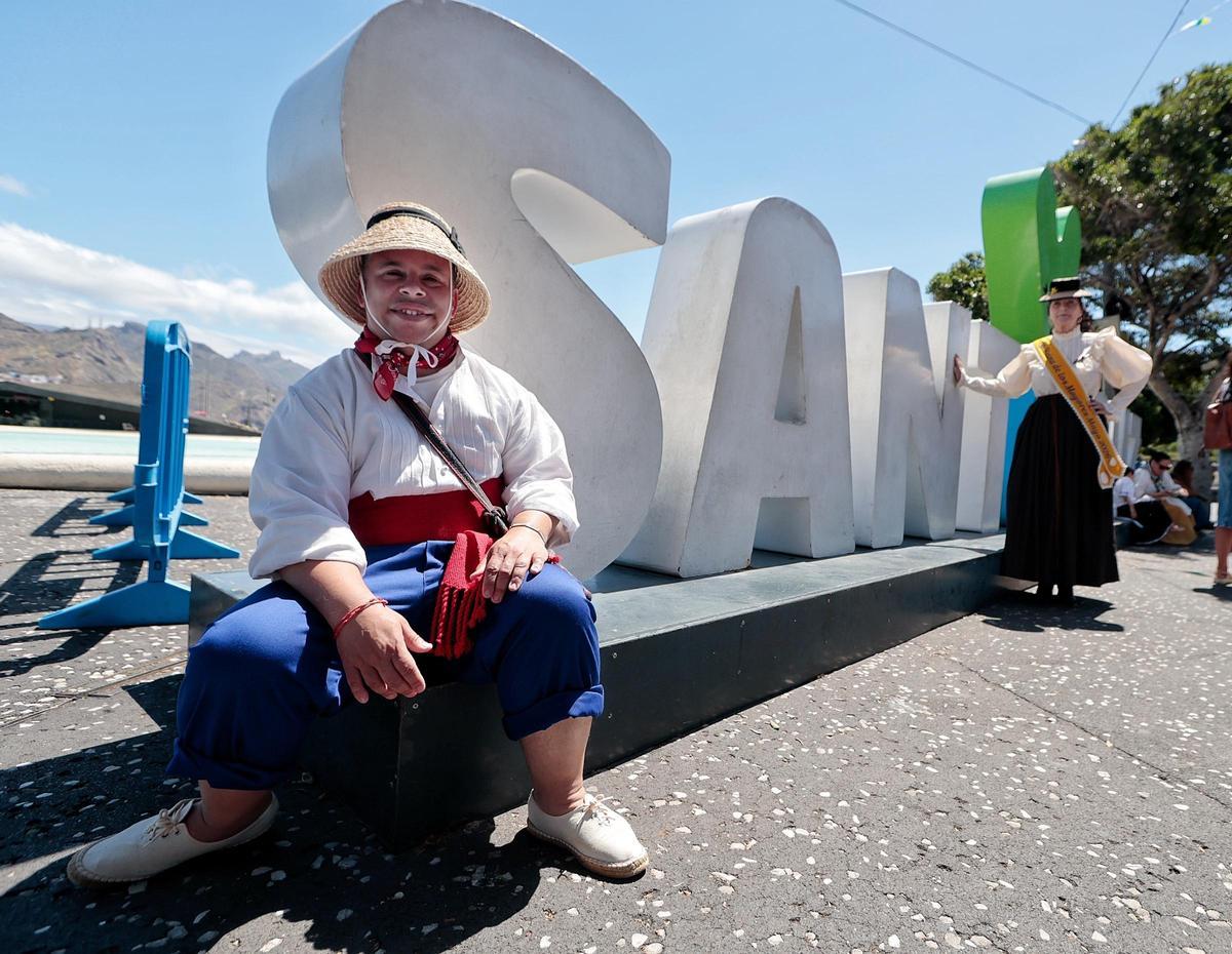 Santa Cruz vive el Día de Canarias por todo lo alto