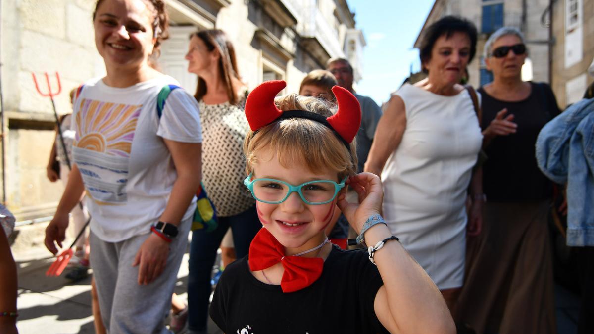 O Demo tiene muchos rivales, pero también seguidores que no dudan en disfrazarse de diablillos.