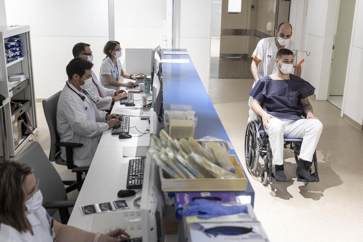 Espanya gasta pràcticament el mateix en baixes mèdiques que en defensa Espanya gasta pràcticament el mateix en baixes mèdiques que en defensa