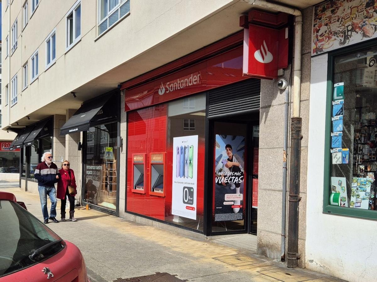 Oficina del Santander en Santa Cruz (Oleiros).