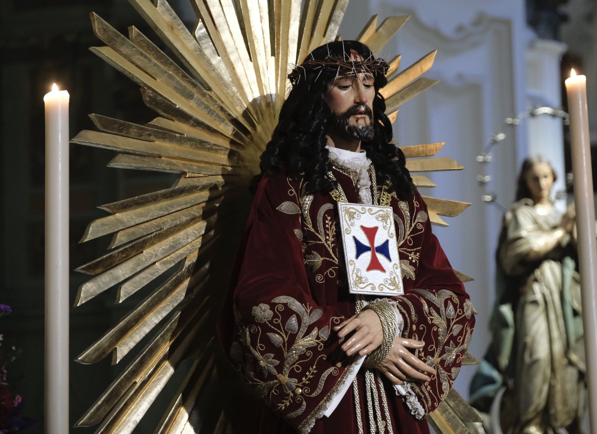 Colas para venerar al Cristo de Medinaceli en la iglesia de Santiago