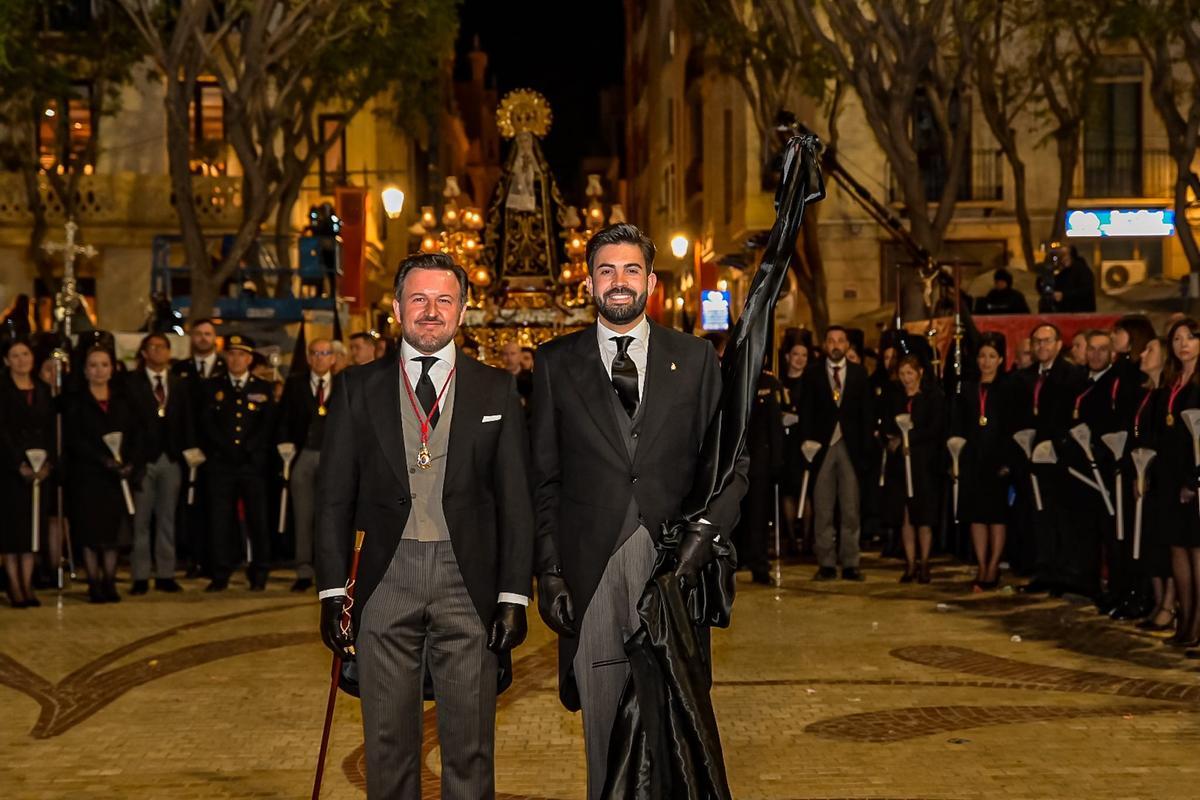 Viernes Santo en Elche: Así ha sido la "Trencà del Guió" Viernes Santo en Elche: Así ha sido la "Trencà del Guió"
