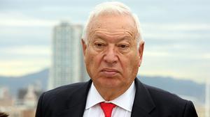 El ministre Margallo parla amb els mitjans, aquest dimecres a Barcelona.