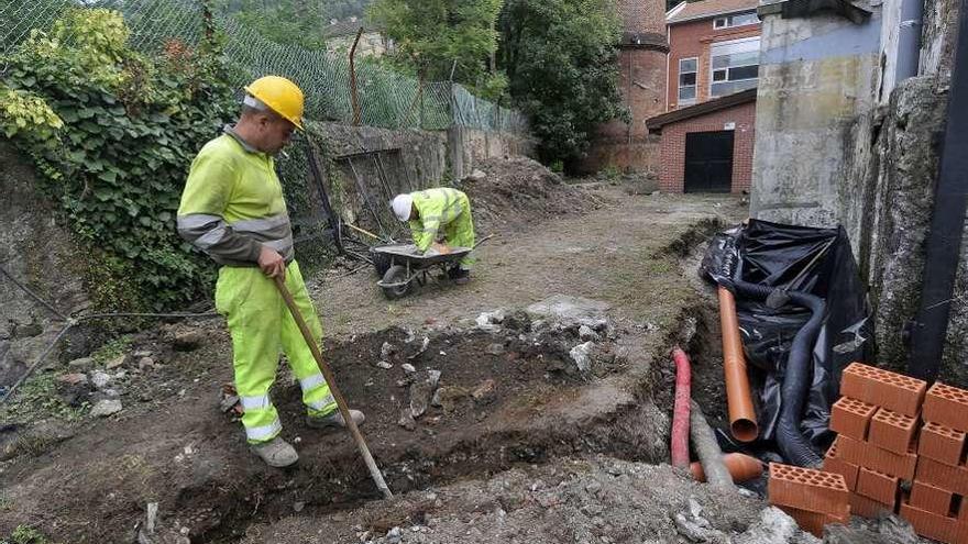 La canalización de la geotermia avanza hacia el centro de Mieres desde Barredo