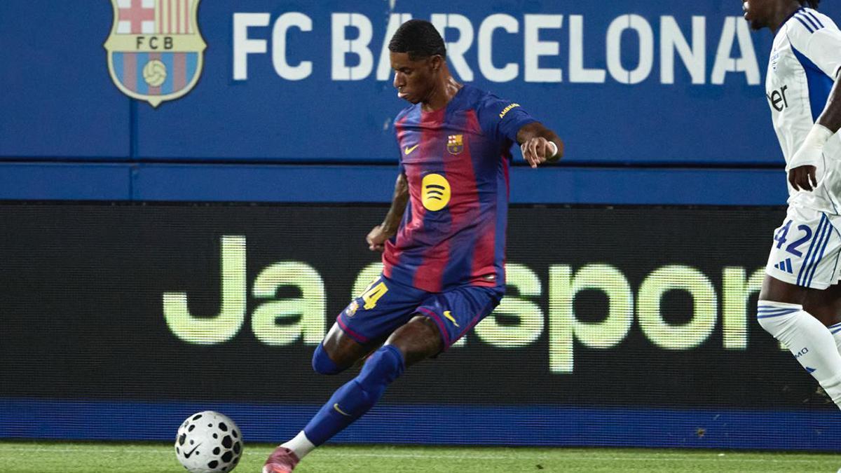 Marcus Rashford ante el Como en el Trofeu Joan Gamper