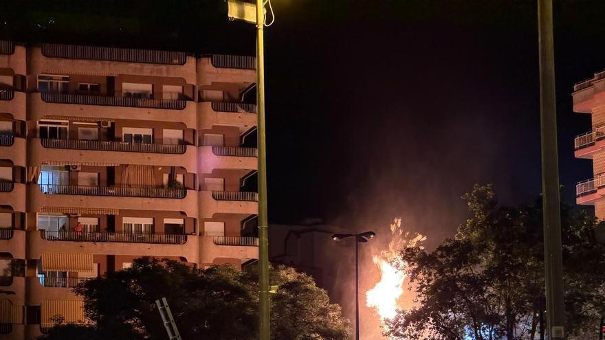 Vuit ferits, dos dels quals greus, per una deflagració de gas als accessos del metro a la plaça de Sants de Barcelona