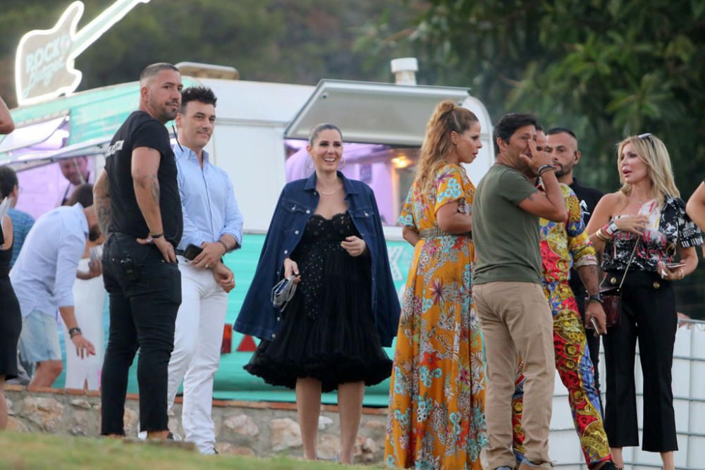 Gran expectación ante el único concierto de Jennifer Lopez en España. Se han formado largas colas hasta la apertura de las puertas del recinto del Marenostrum Castle Park, escenario del concierto.