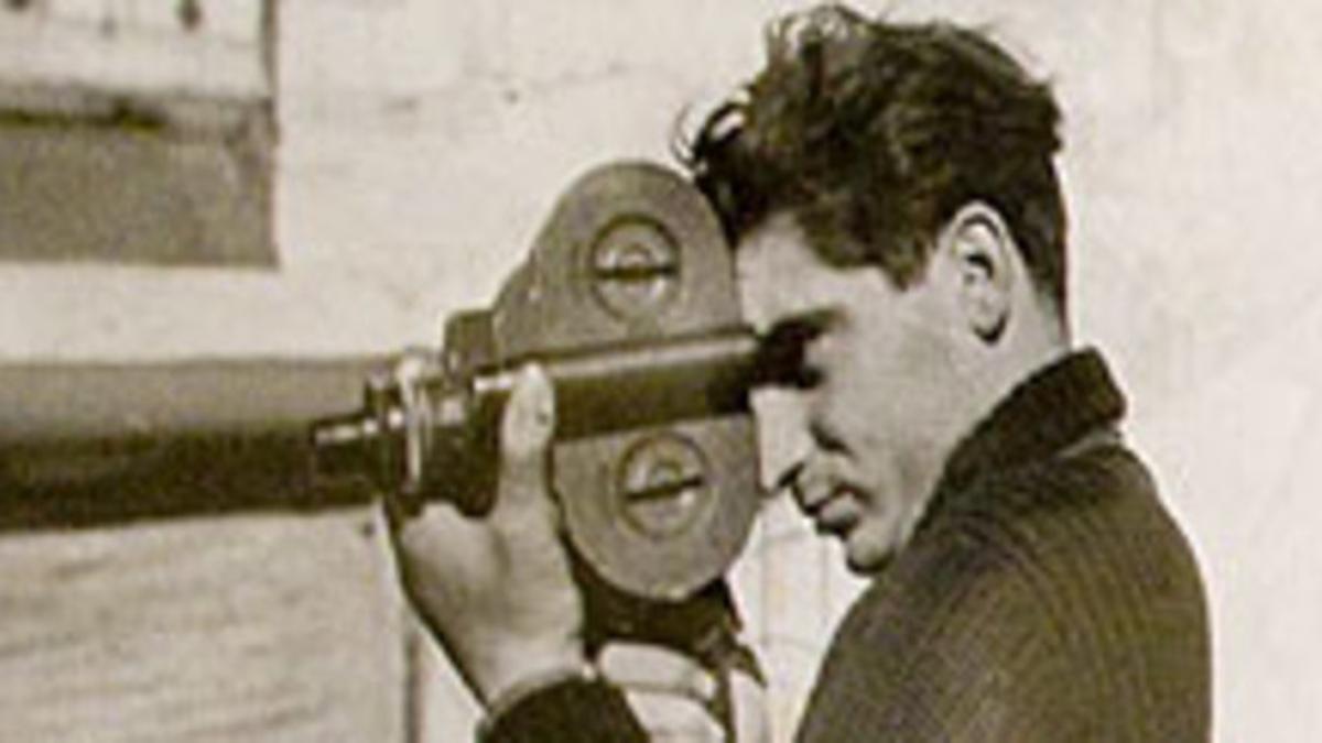 El retrato de Robert Capa por Gerda Taro, en el MNAC.