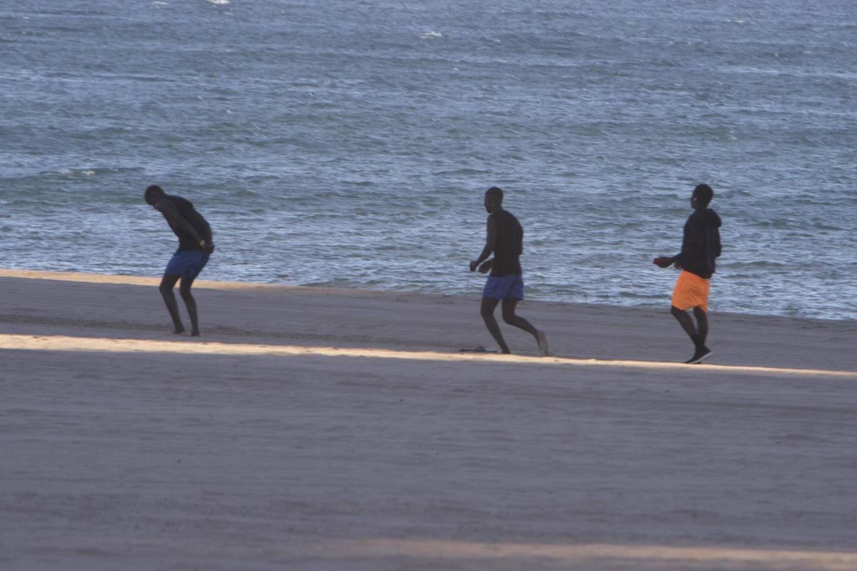 Migrantes de Canarias alojados en hoteles de la playa de Gandia
