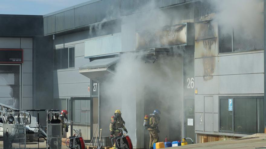 Los Bombers aseguran que el incendio se encuentra en fase de estabilización