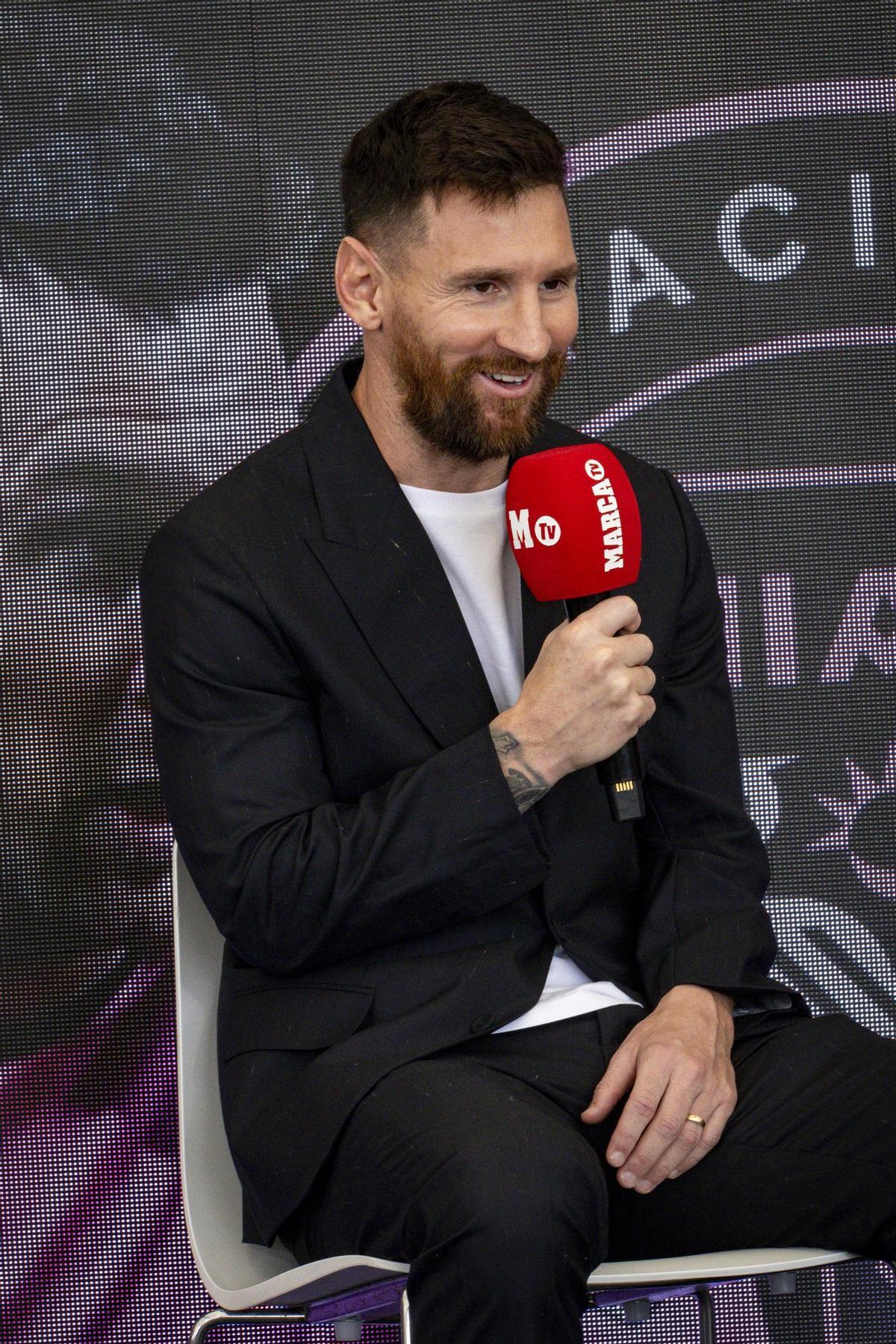 Messi afirma que se siente "bien físicamente" al recibir el Premio Marca América