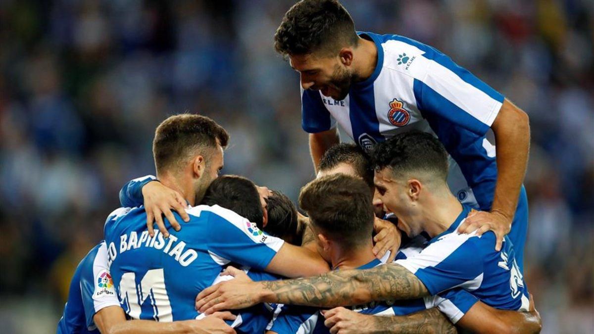 Los jugadores del Espanyol han hecho de Cornellà un fortín