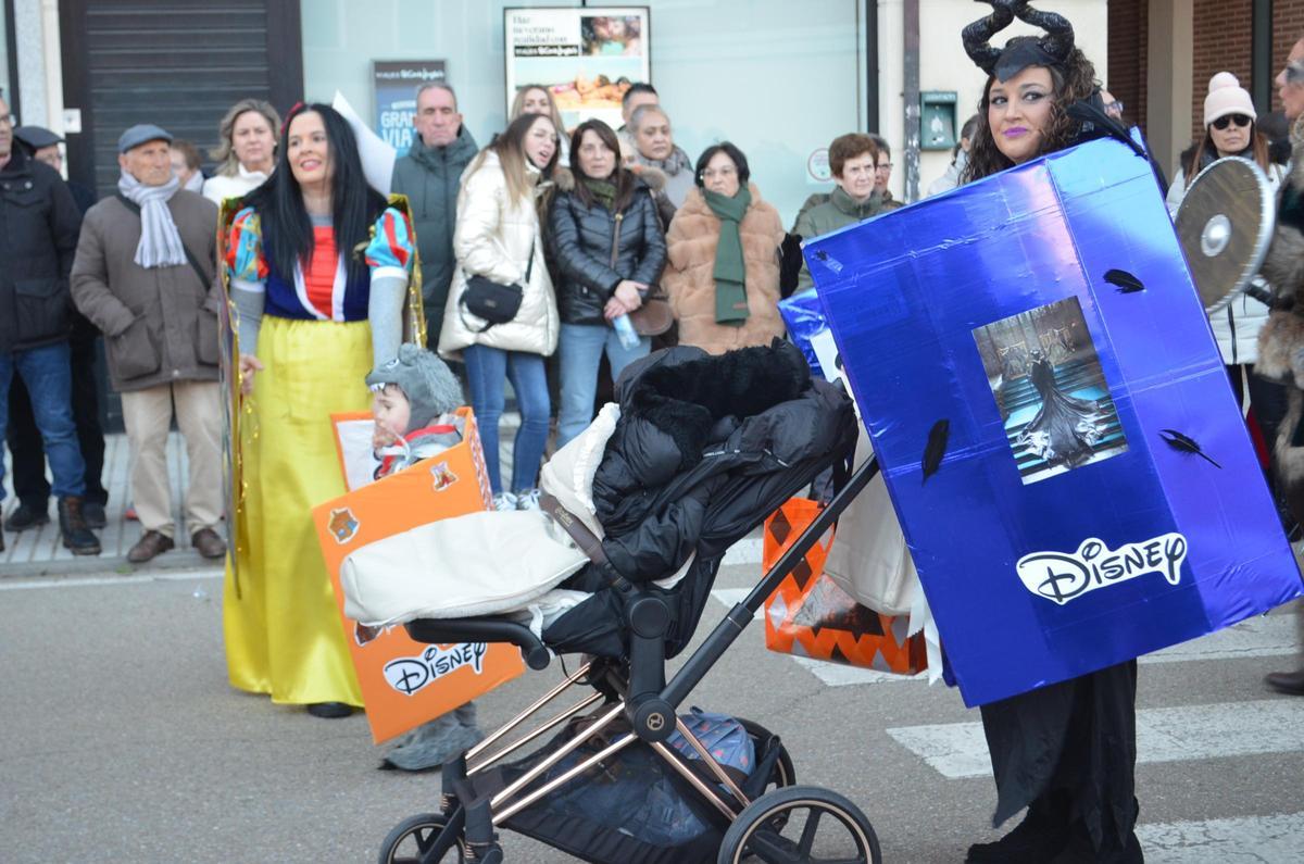 GALERÍA | El desfile de carnaval de Benavente, en imágenes GALERÍA | El desfile de carnaval de Benavente, en imágenes