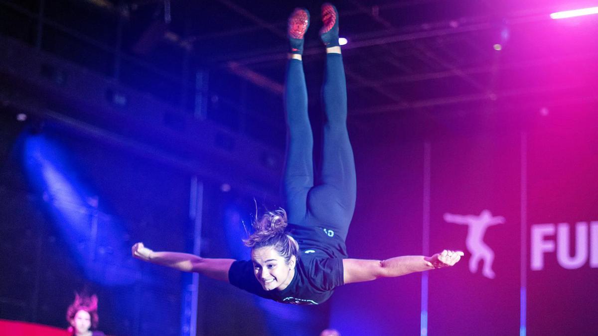 The Indoor Jumping Club: saltos con luces discotequeras.