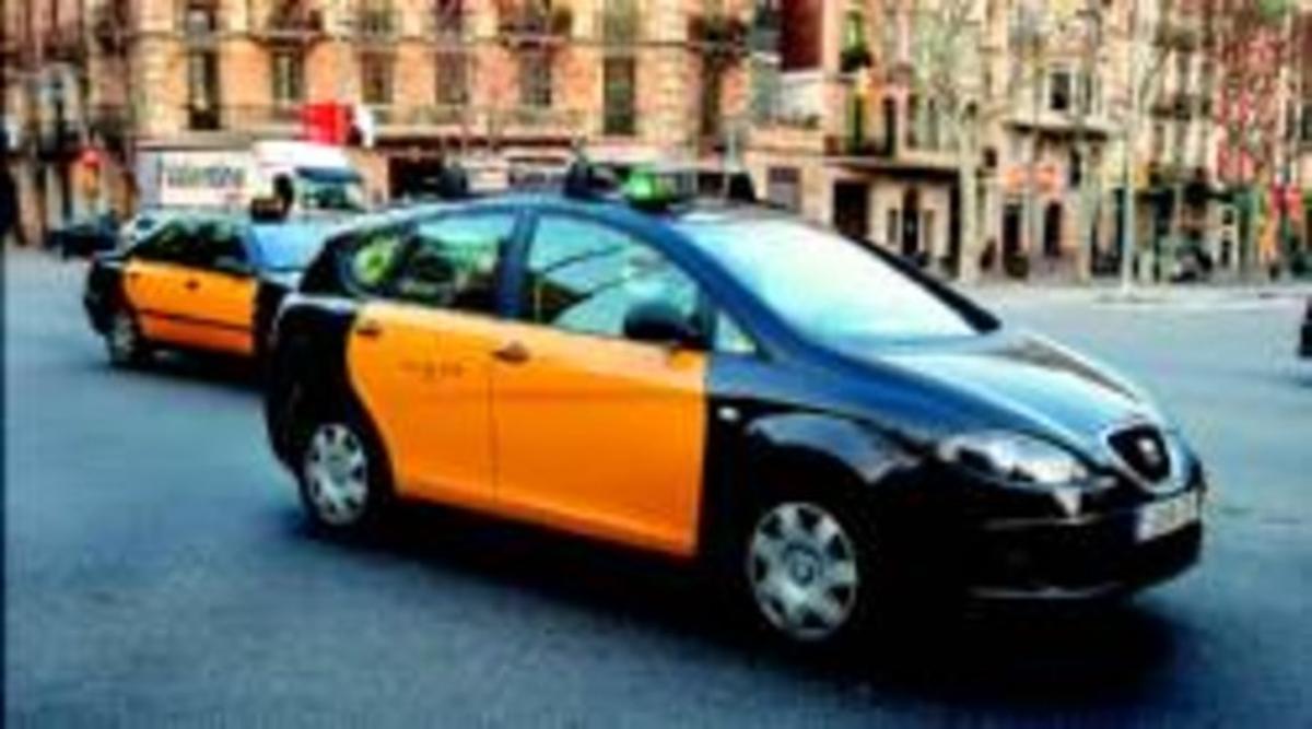 Un taxi del model Seat Altea circula per Barcelona, ahir. Un taxi del model Seat Altea circula per Barcelona, ahir.