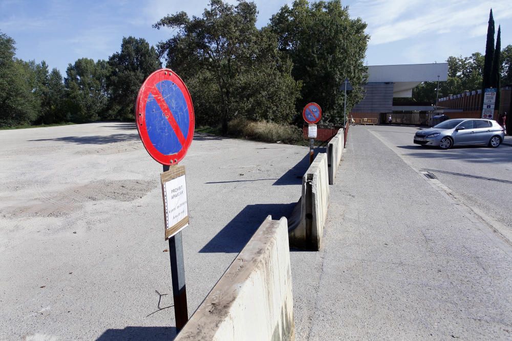 Tanquen el solar situat entre l'Auditori i el pont de Fontajau