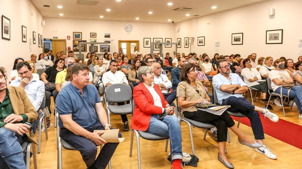 Un encuentro reciente de la conselleira de Mar con representantes del sector.