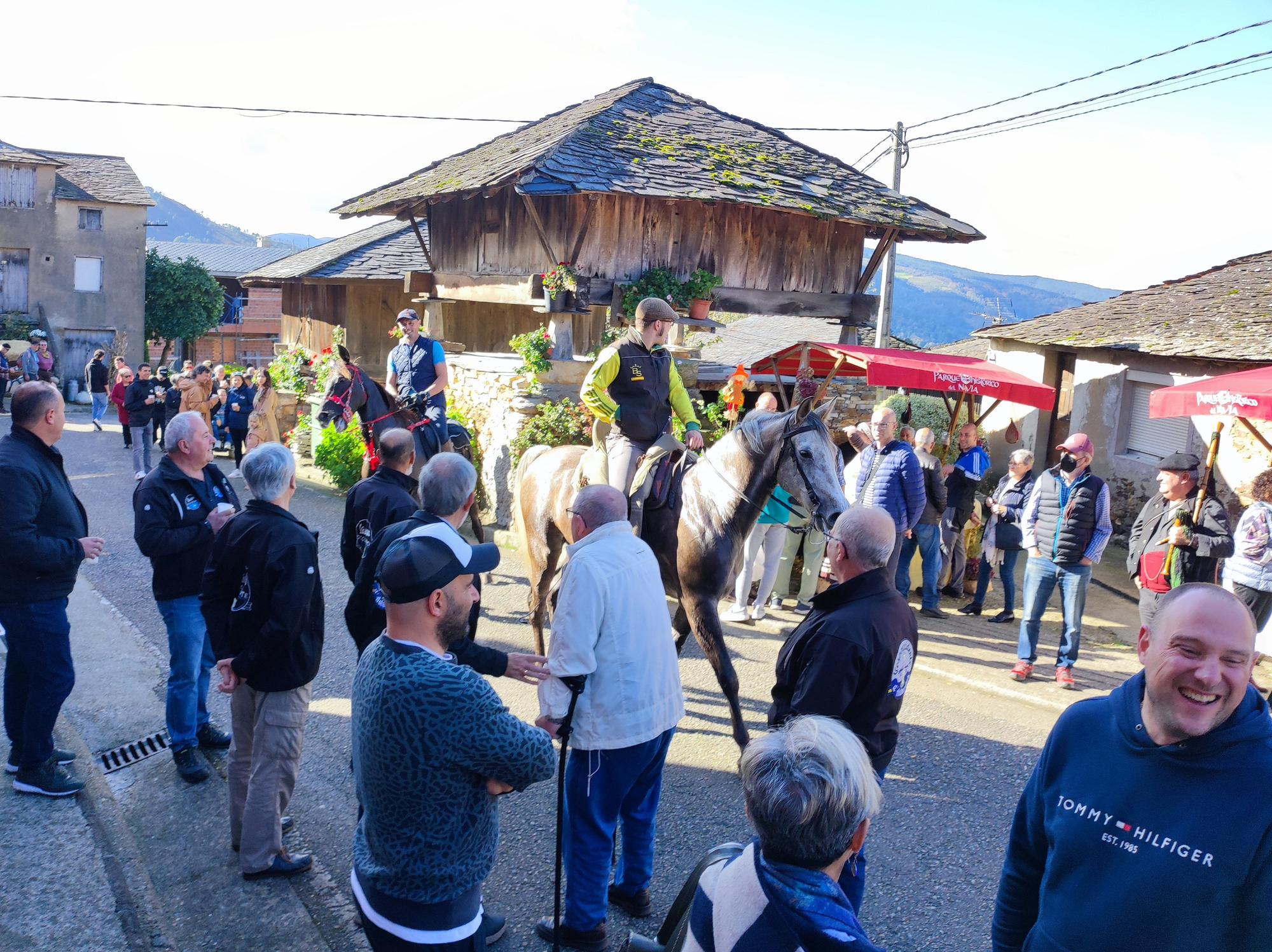 Buen ambiente en la polavilla de Villartorey, en Villayón