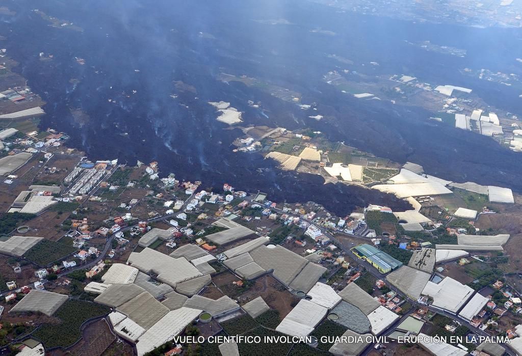 Las espectaculares imágenes aéreas de la fajana y las coladas del volcán de La Palma